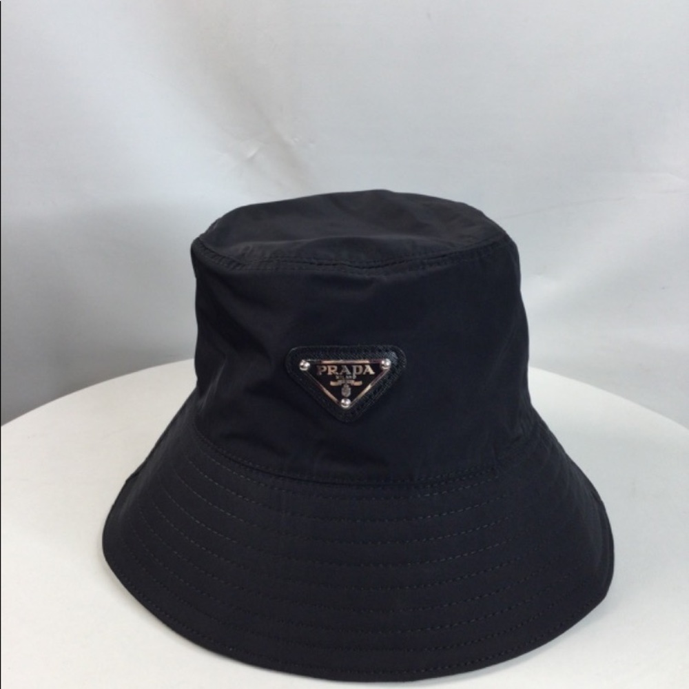 Prada bucket hat black